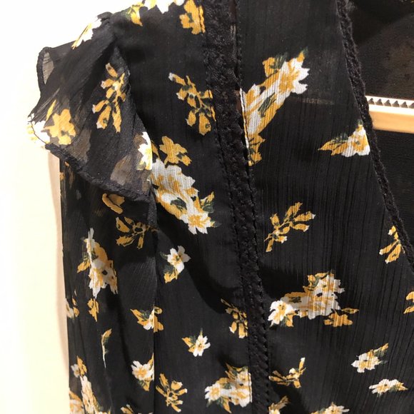 Zara Floral Blouse with Shoulder Detail - Picture 2 of 6
